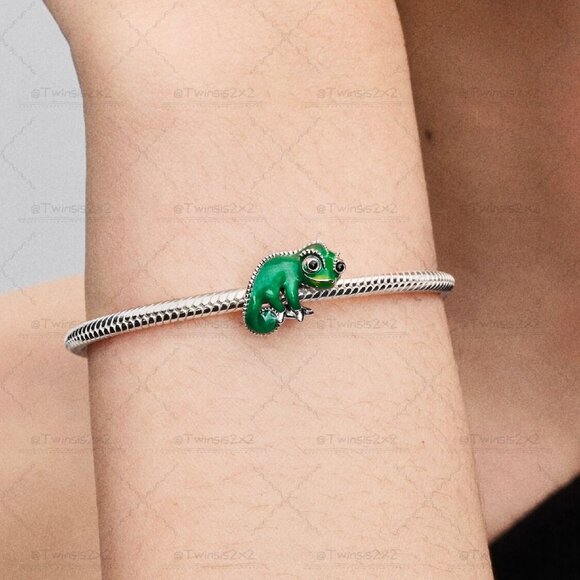 Pandora Disney Tangled Pascal Colour-changing Charm - Picture 4 of 5